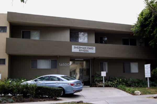 14620-dickens-st-sherman-oaks-ca-91403-building_5